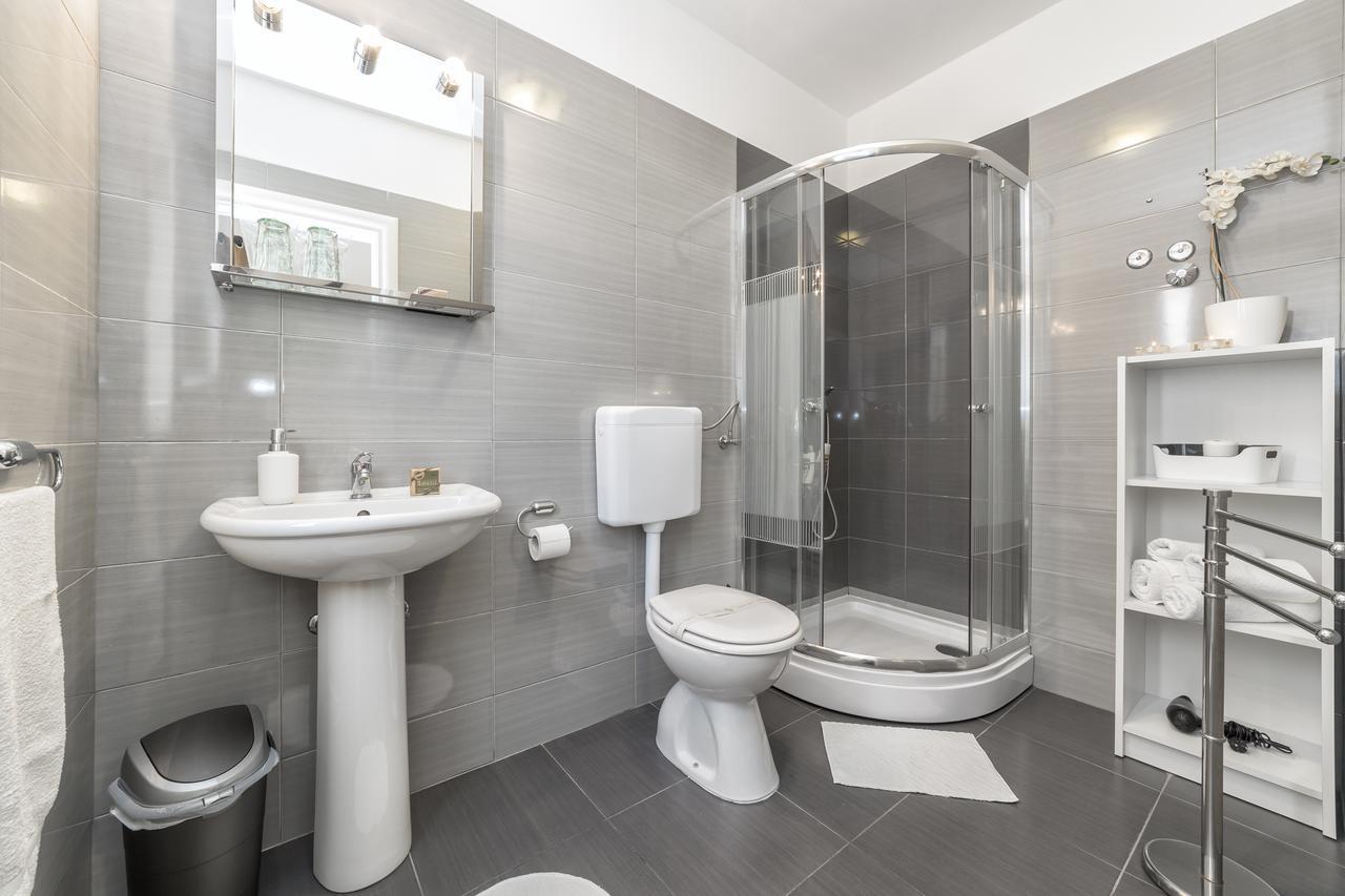 Apartments Tonka Centar Vodice Ngoại thất bức ảnh